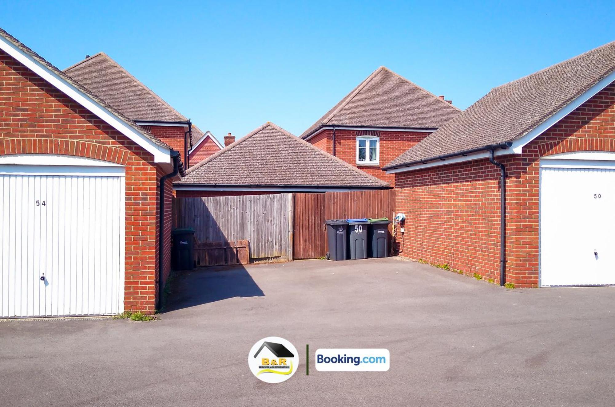 3 Bedroom House By B And R Serviced Accommodation Amesbury With Super Fast Wi-Fi 145Mbps Exteriér fotografie