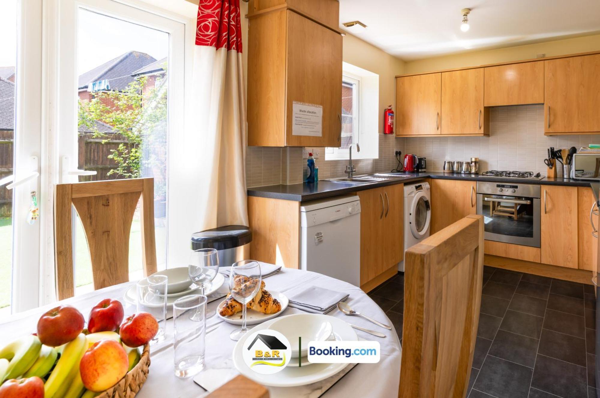 3 Bedroom House By B And R Serviced Accommodation Amesbury With Super Fast Wi-Fi 145Mbps Exteriér fotografie