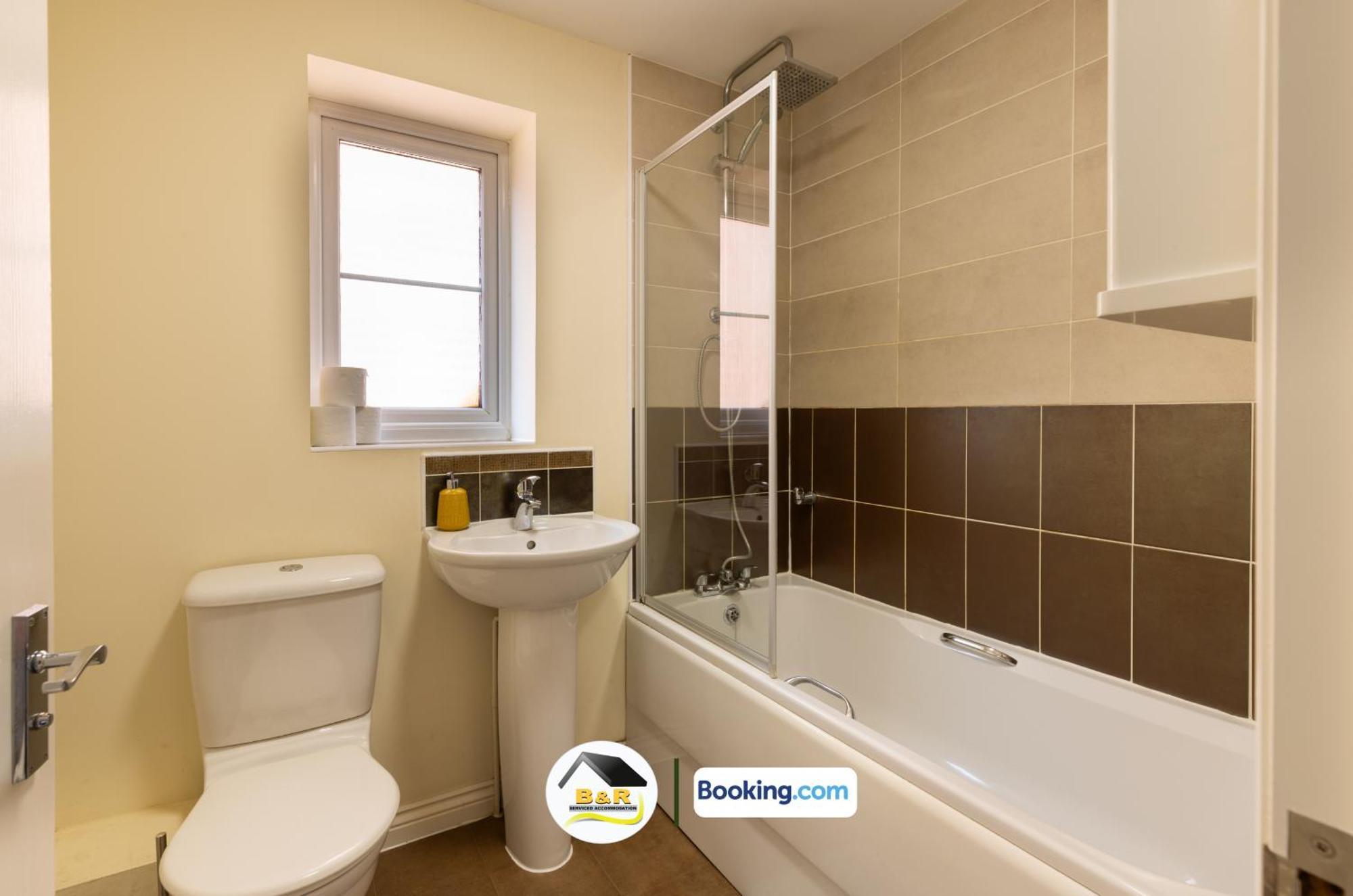 3 Bedroom House By B And R Serviced Accommodation Amesbury With Super Fast Wi-Fi 145Mbps Exteriér fotografie
