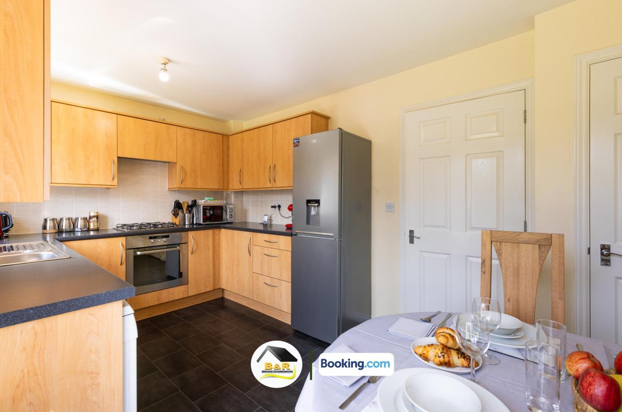 3 Bedroom House By B And R Serviced Accommodation Amesbury With Super Fast Wi-Fi 145Mbps Exteriér fotografie